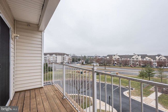 Building Photo - 2499 Angeline Dr