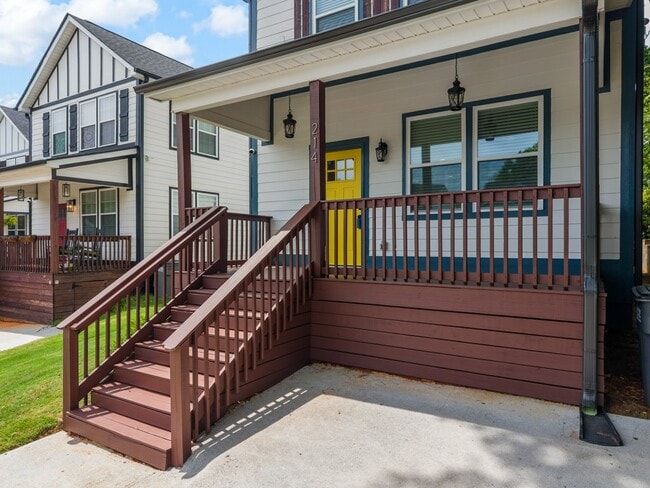 Building Photo - 214 Averill St