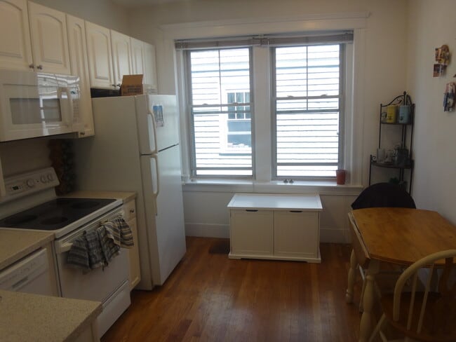 Building Photo - 85 Trowbridge St