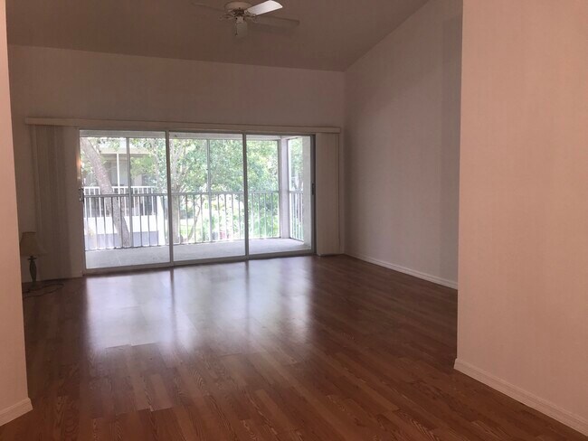 Living Room - 3780 Fieldstone Blvd