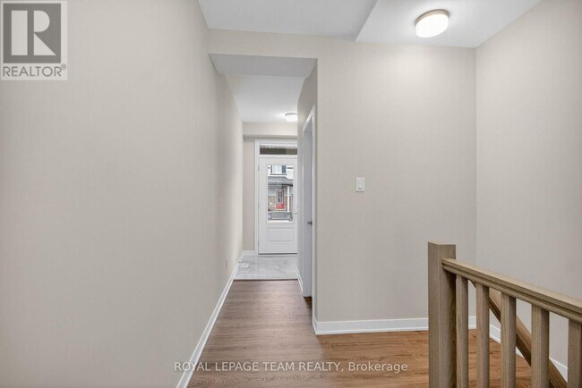 Building Photo - 297 Les Emmerson Dr