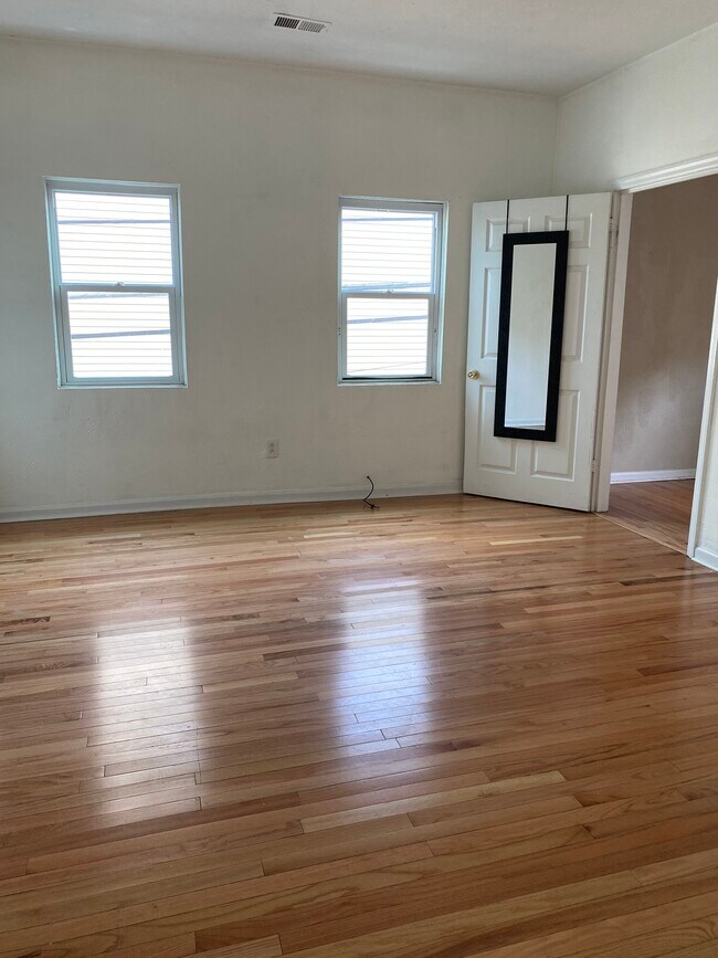 Foto del edificio - 327 38th St