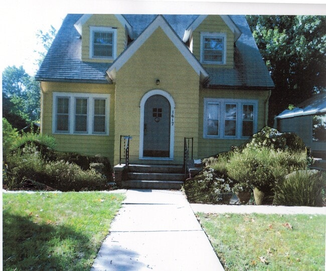 Front of House - 1617 Leavenworth St