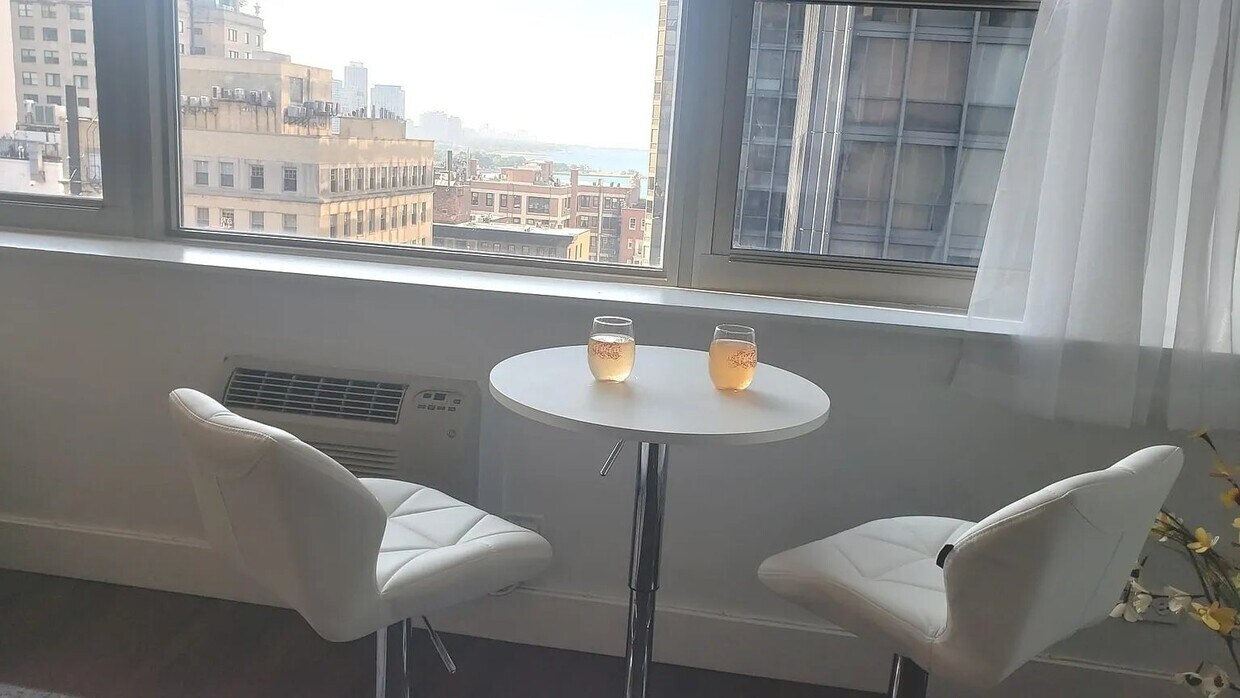 Foto del edificio - 253 E Delaware Pl
