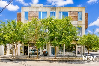 Building Photo - 7 W 40th St