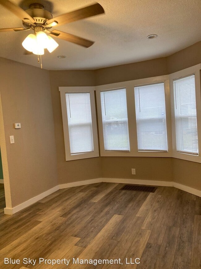 Building Photo - 4 br, 2 bath House - 801 W 5th St