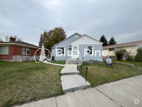 Building Photo - 975 K St