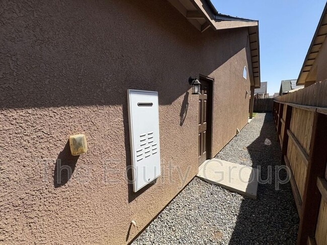 Building Photo - 30910 Jackrabbit St
