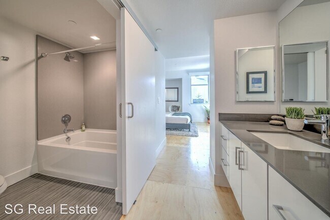 Building Photo - 2013 Second St