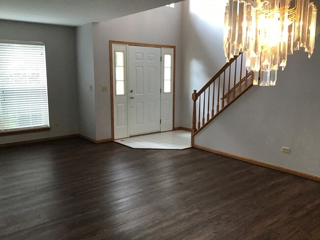 Building Photo - 1700 Sierra Highlands Drive