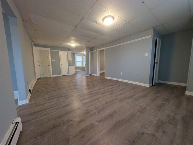Foto del edificio - 441 Riverside Dr