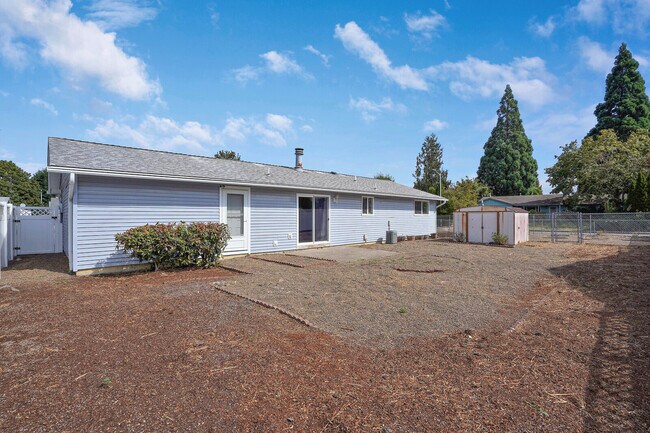 Foto del edificio - 4672 Windsor Way NE