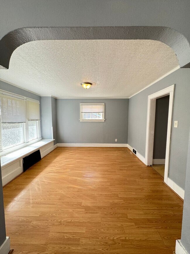 Building Photo - 3 Bedroom, 1 Bath Home in South Bend IN