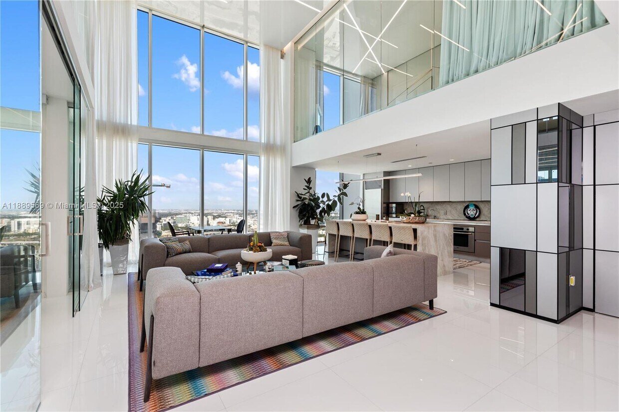 Foto principal - 1040 Biscayne Blvd