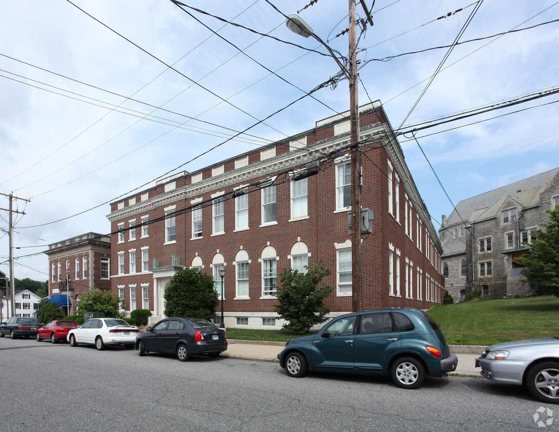 Primary Photo - Washington Street Apartments