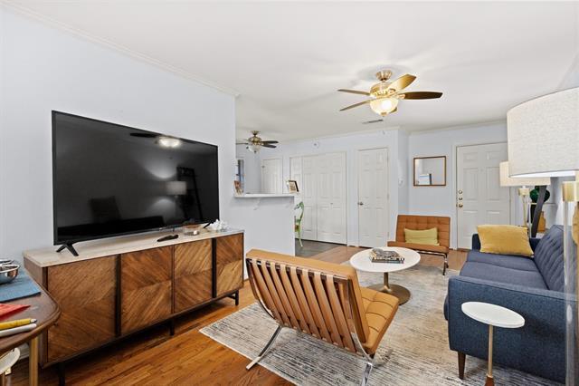 Foto del edificio - 4222 Newton Ave