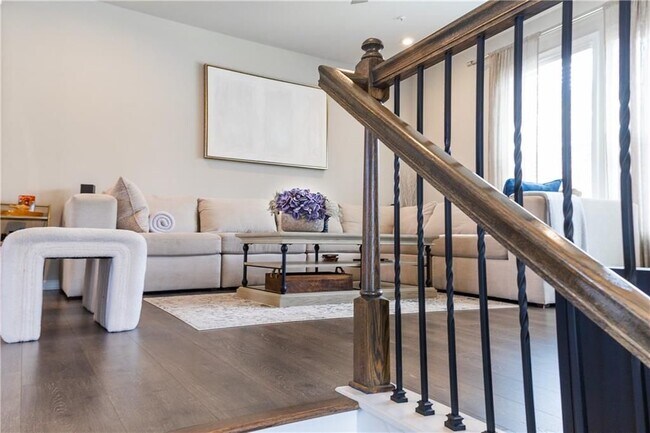 Foto del edificio - 6501 Brooklake Ct SE