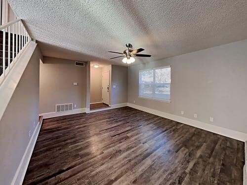 Foto del edificio - 4826 Butterfield Rd