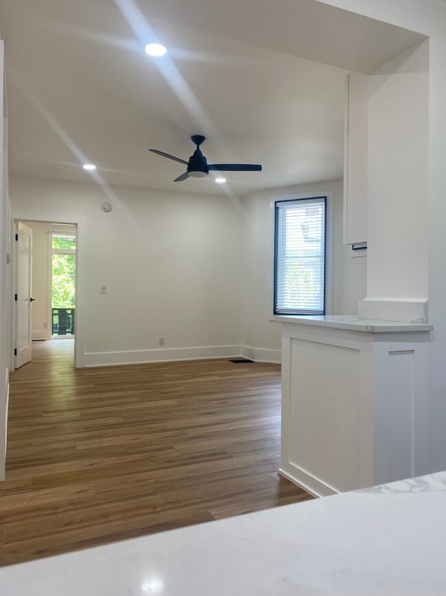 Living room - 3409 Fernside Pl