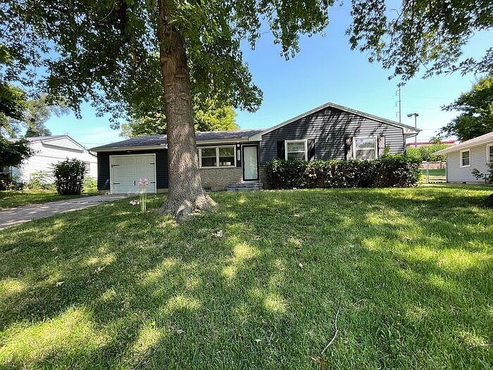 11604 E 6th Terrace, Independence, MO 64054 House Rental in