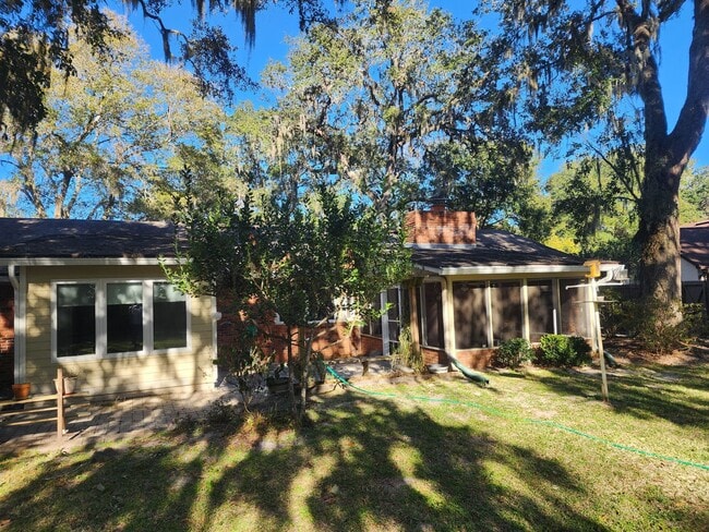 Foto del edificio - Recently renovated and ready to move in.