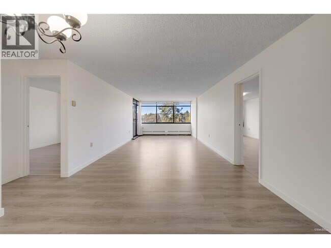 Building Photo - 6611 Minoru Blvd