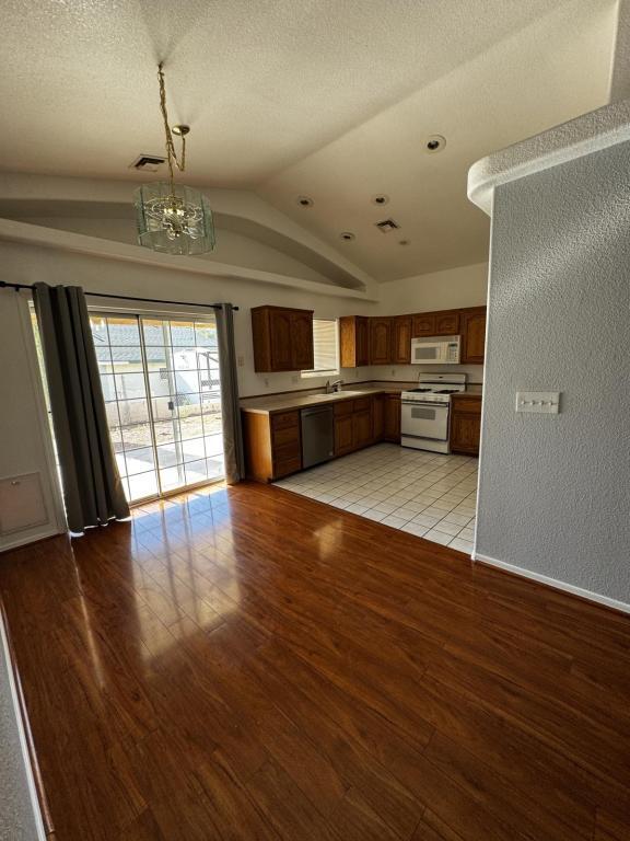 Foto del edificio - 7740 E Sugarloaf St