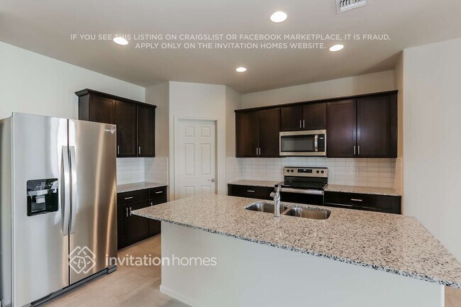 Foto del edificio - 25330 W Romley Rd