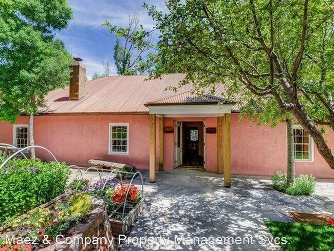 Building Photo - 2 br, 2.5 bath House - 1520 Cerro Gordo