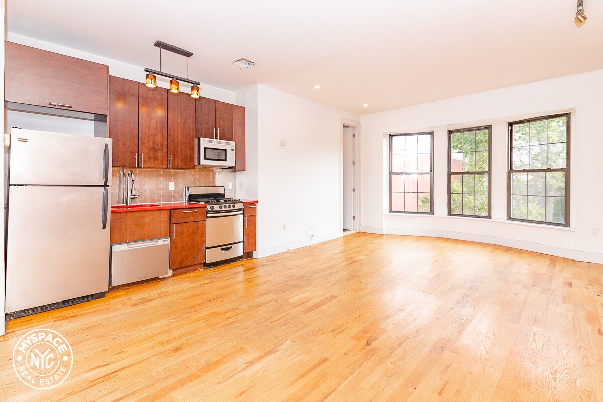 Primary Photo - 101 Quincy St