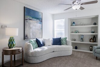 Building Photo - Skyler Ridge Apartments