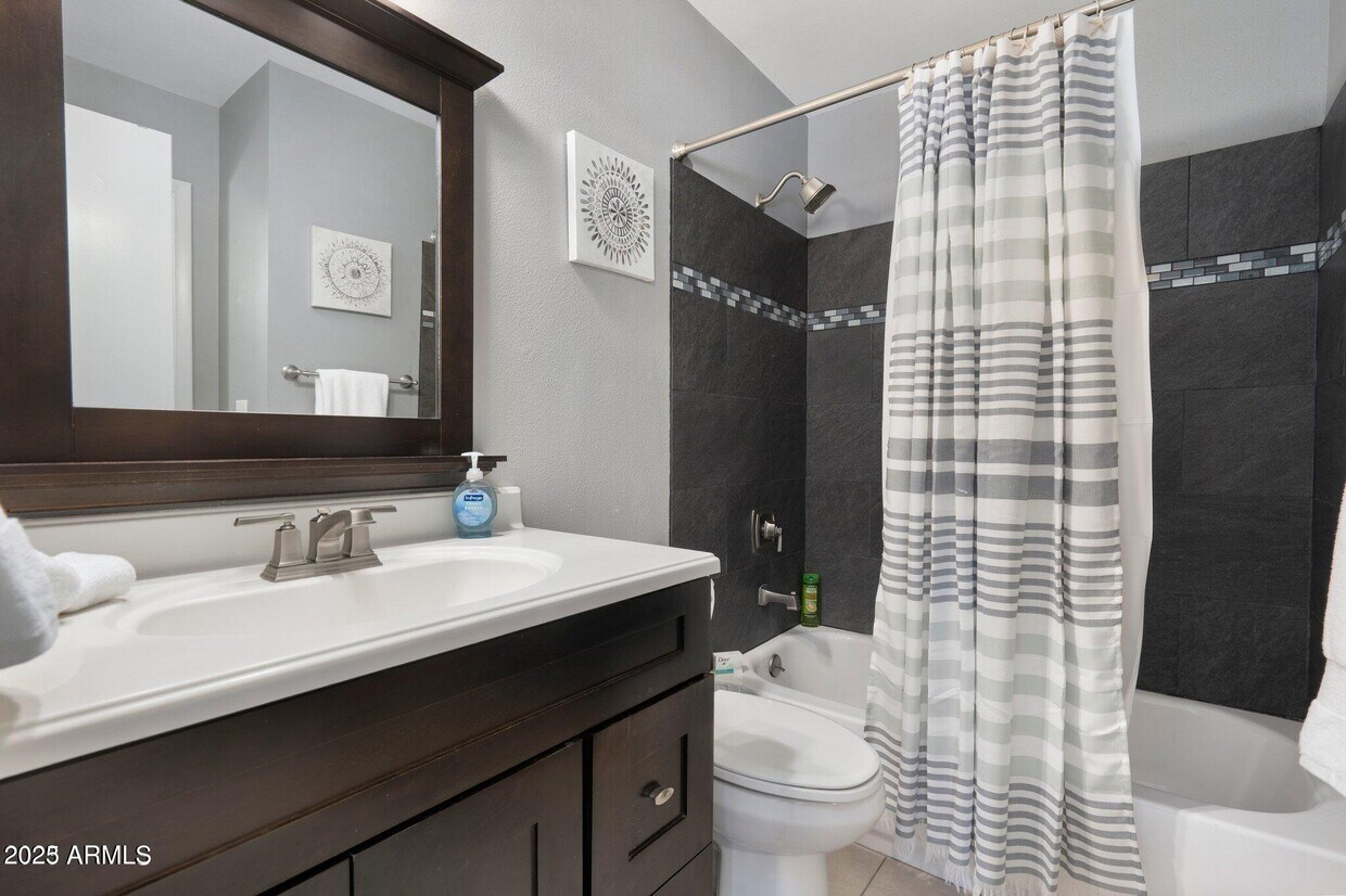 Foto principal - 6921 E Osborn Rd