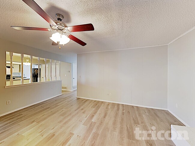 Foto del edificio - 835 Live Oak Dr