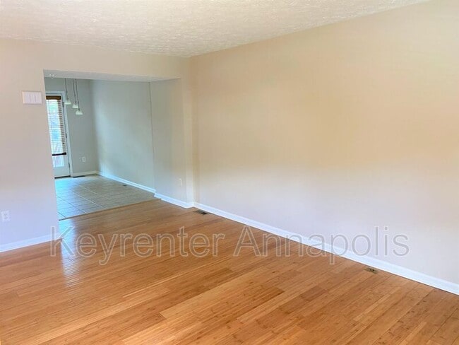 Building Photo - 8221 Water Lily Way