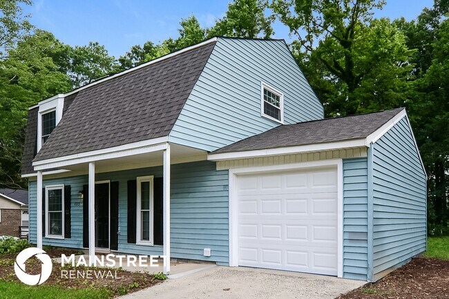 Building Photo - 405 Woodlake Dr