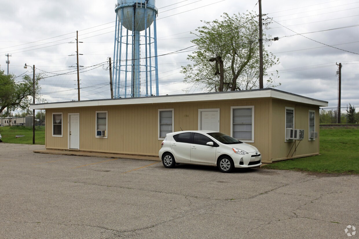 Building Photo - 1740-1744 Classen Blvd
