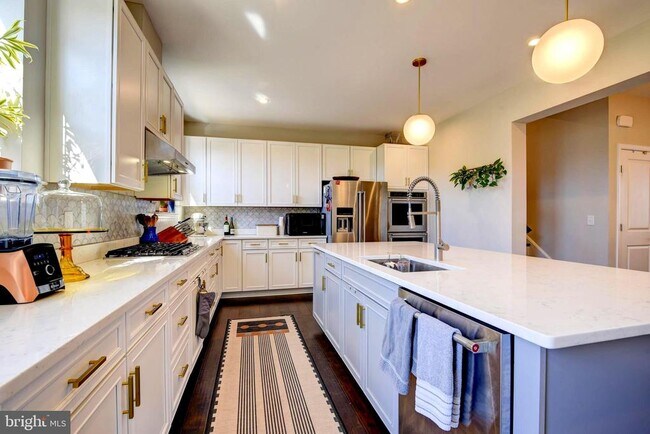Building Photo - 43432 Robey Sq