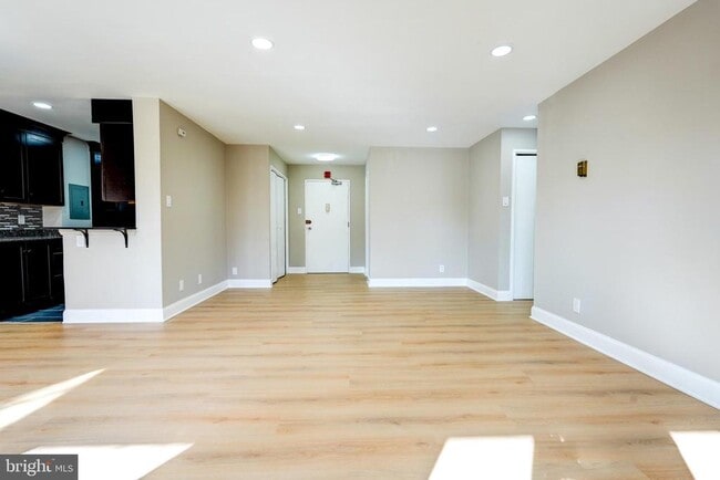 Building Photo - 1900 Lyttonsville Rd