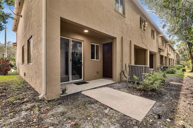 Foto del edificio - 21205 NW 14th Pl