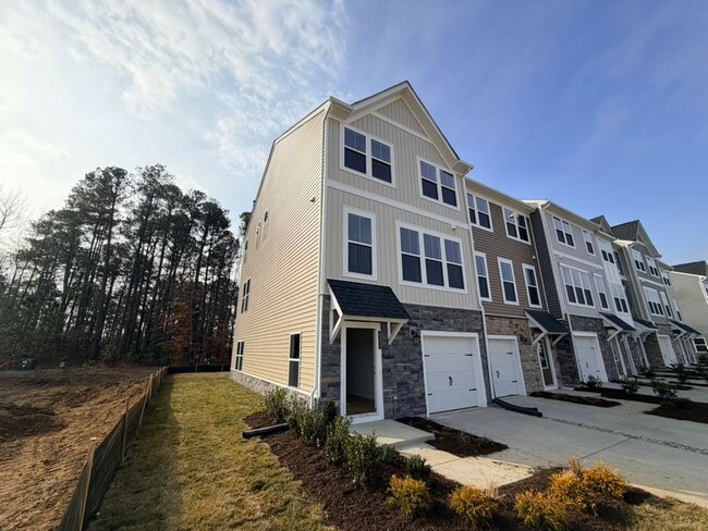 Foto del edificio - 431 Burden Dr, Glen Allen, VA 23060