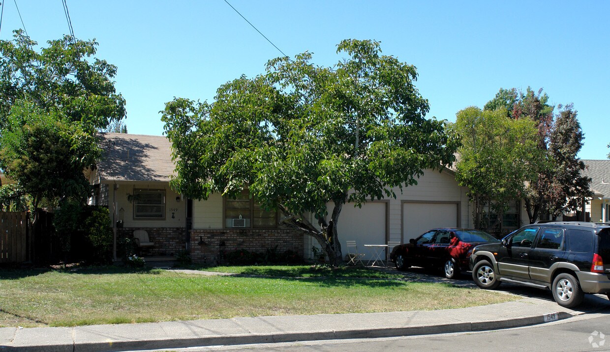 Building Photo - 1547 Shepard Ct