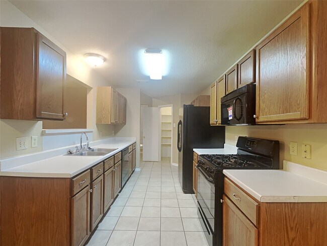 Foto del edificio - 4906 Black Rock St