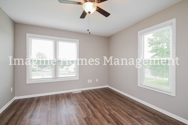 Building Photo - 10686 Ravenna Road