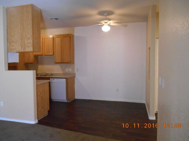 Building Photo - 4730 E Craig Rd