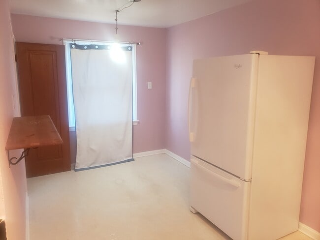 Building Photo - 1301 Fairmount Ct