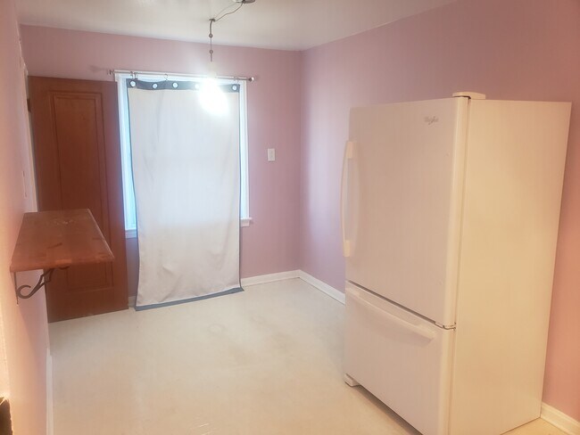 Foto del edificio - 1301 Fairmount Ct