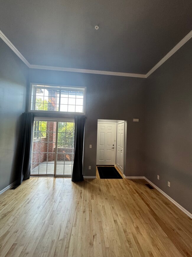 Building Photo - 2992 Barclay Way