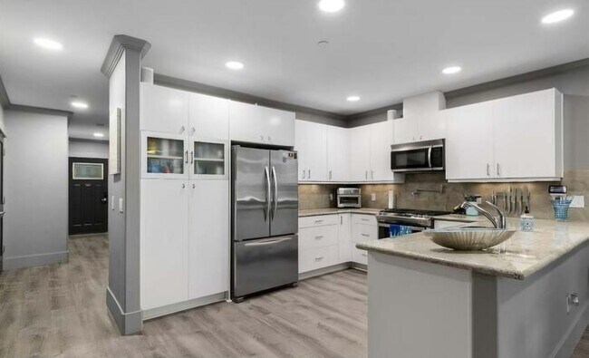 Foto del edificio - 18609 SE Newport Way
