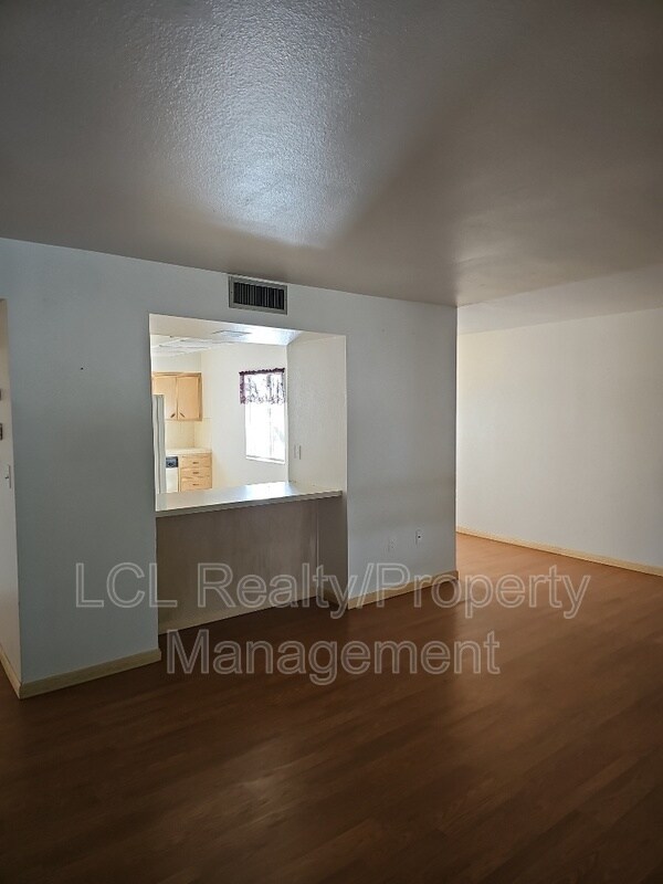 Foto del edificio - 26900 Augusta Dr