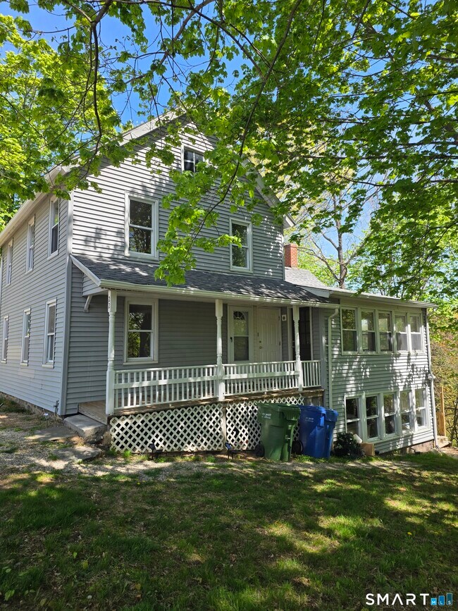 Building Photo - 22 Lakeview St